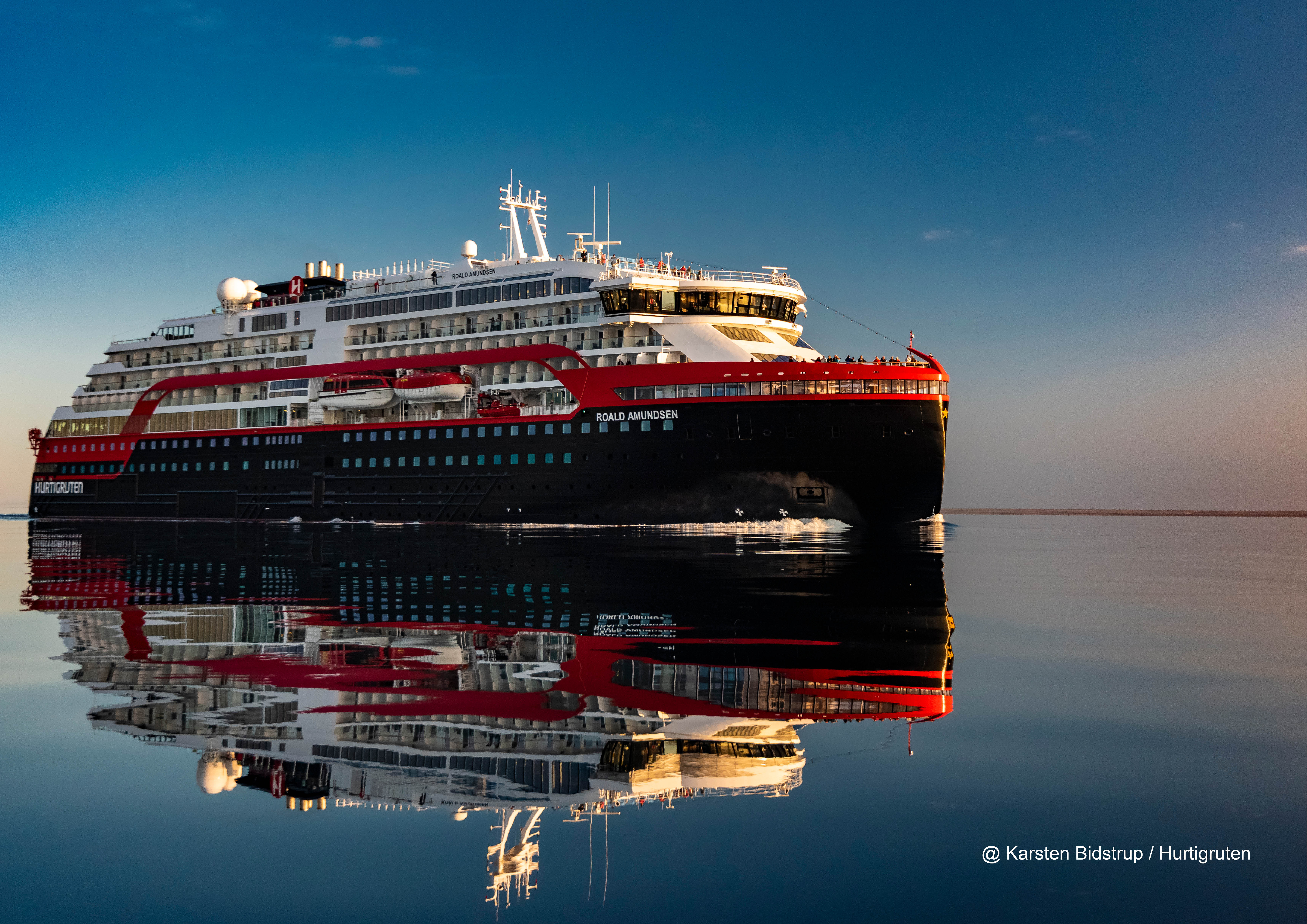Hurtigruten - MS Roald Amundsen