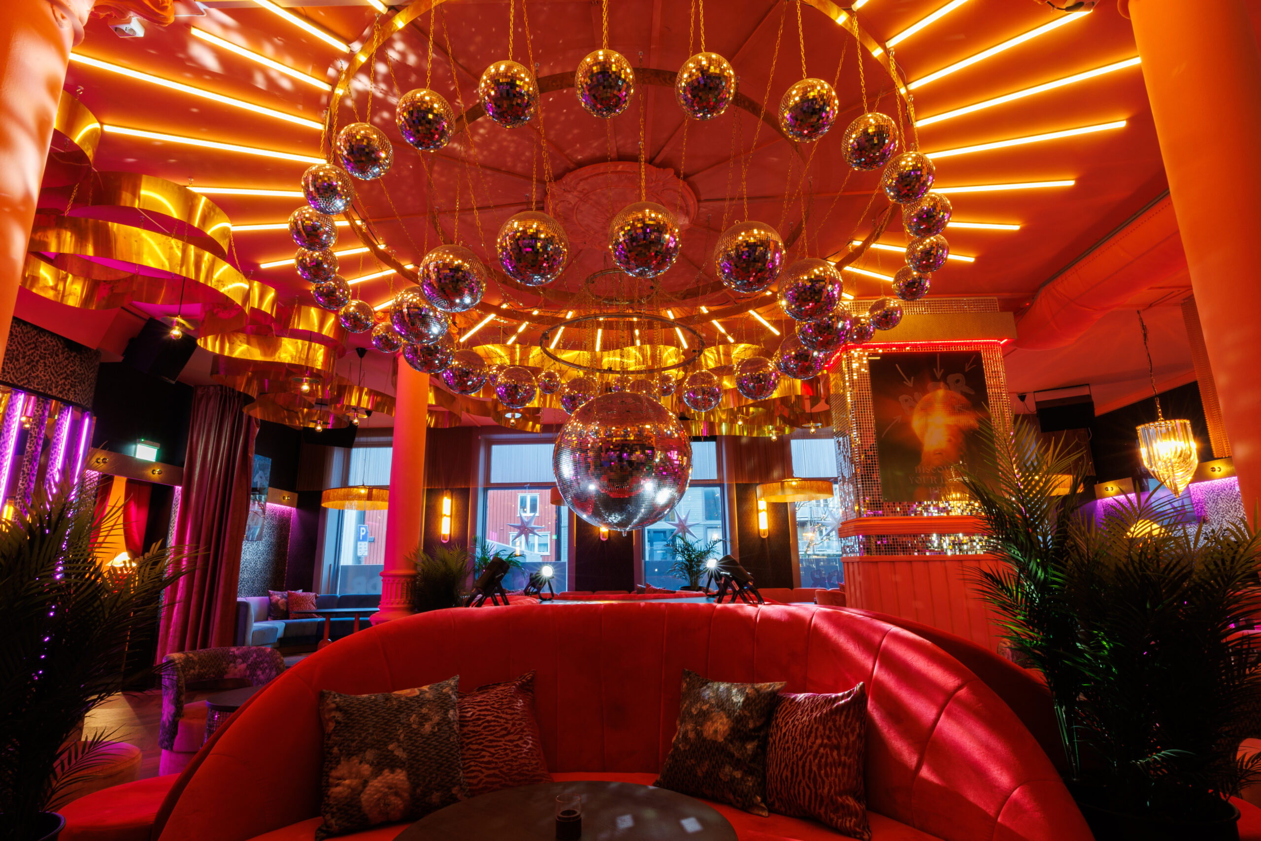 Utested med LED-Strip RGBW lysstyring